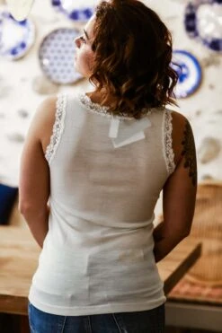 Débardeur En Dentelle Laine Et Soie Ivoire -Lingerie Sensuel Boutique chemise sans manche laine et soie fraly ivoire 1