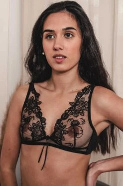 Soutien-gorge Sans Armature Noir Bouquet De Fleur -Lingerie Sensuel Boutique soutien gorgesansarmaturenoisexyambra 2