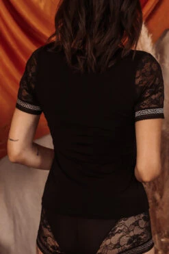 T-shirt Manche Courte Noir Modal Et Dentelle -Lingerie Sensuel Boutique t shhirtnoirdentellemirofibreavet 1